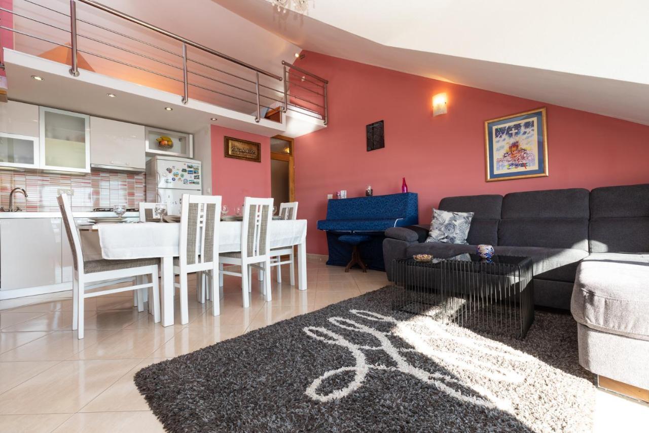 Apartman Monika Omiš Exterior foto