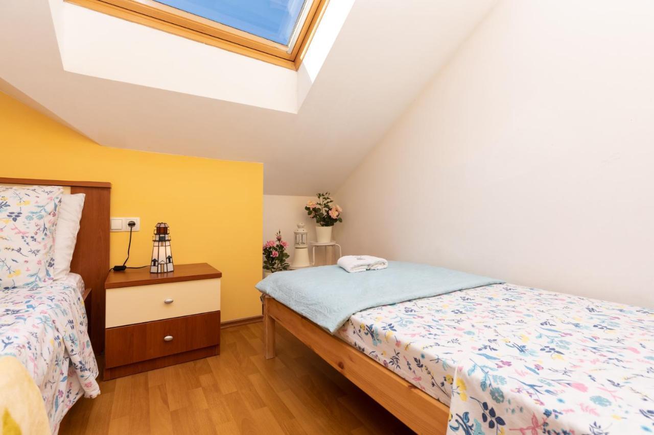 Apartman Monika Omiš Exterior foto